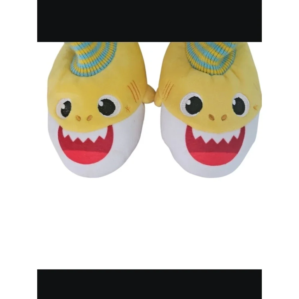 Baby Shark Plush Slippers Kids 5 6 Yellow Character House Shoes Non Slip Cozy